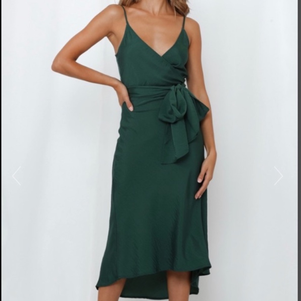 🆕NWT Hello Molly Green Midi Dress w/ Sash Size 8
